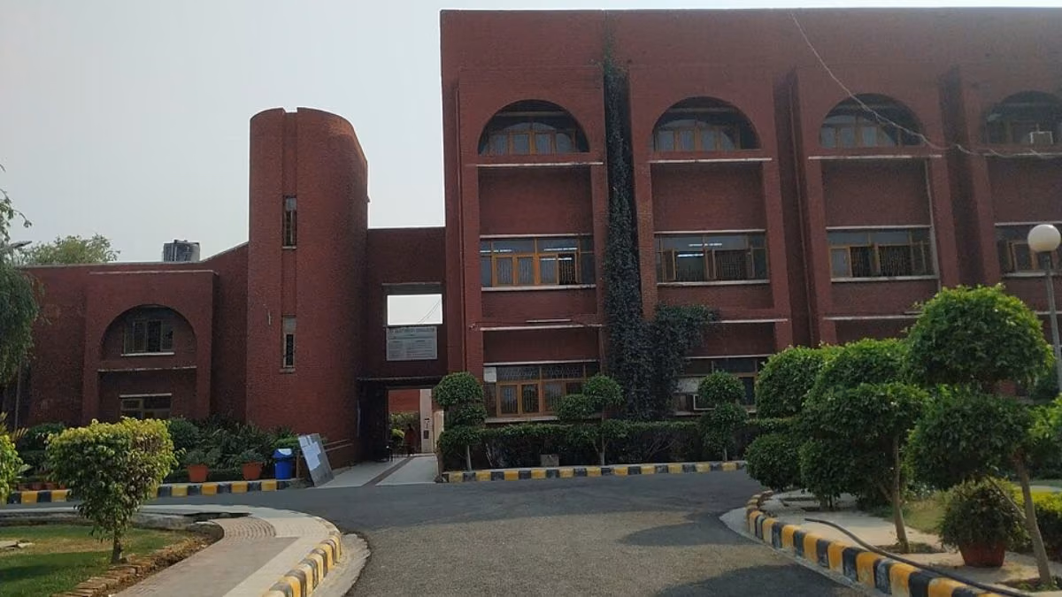 DU starts year-round admissions under new scheme, allows lifelong learners to study with regular students